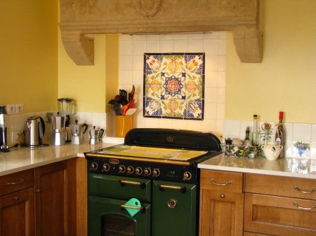 Carrelage cuisine 13x13 et son decor de style ancien raisin, grenade et fleur IMG_5958